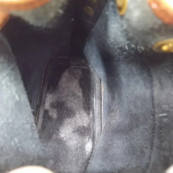 Dooney & Bourke Black Pebbled Leather Drawstring Crossbody Bag - Made in USA - Picture 16 of 16